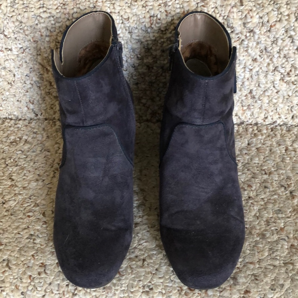Women boots.